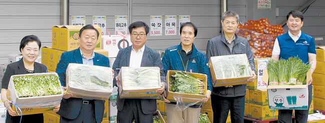 농민·소비자 상생 ‘농산물 새벽시장’ 문 열어