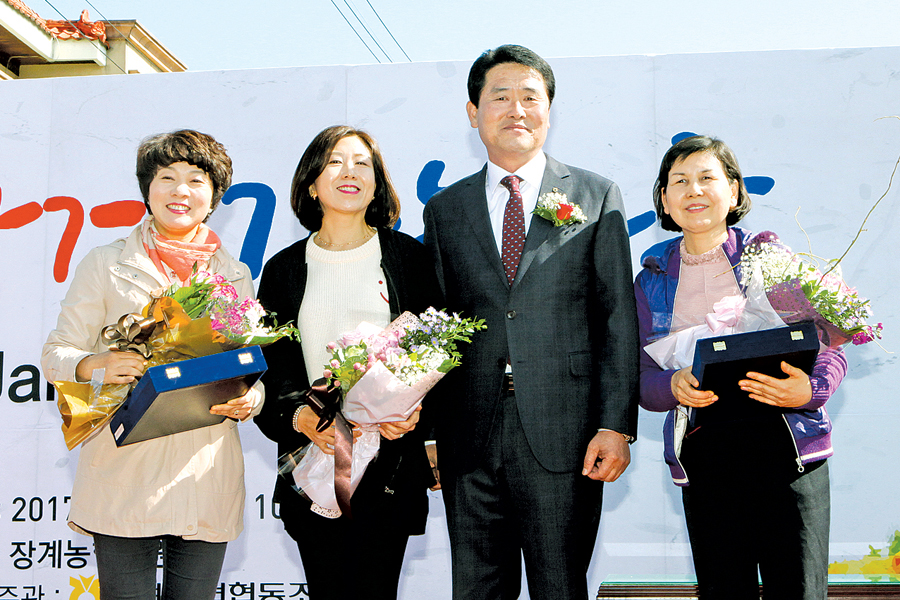 농축산물 직거래 ‘장계가는 날’ 성황…장계농협, 11년째 개최
