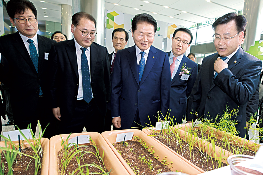 ‘흙이 건강해야 농촌도 건강’