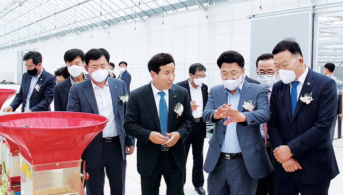이천농협, 최신 ‘벼 자동화 공동육묘장’ 준공