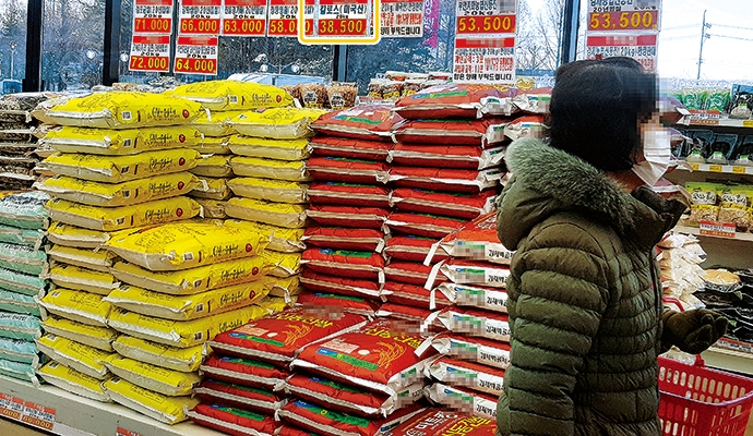 저가 공세 ‘밥쌀용 수입쌀’ 동네마트까지 침투