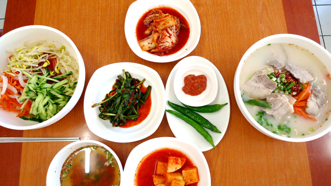 소박한 제주의 맛, 고기국수 한 그릇에 행복해지기