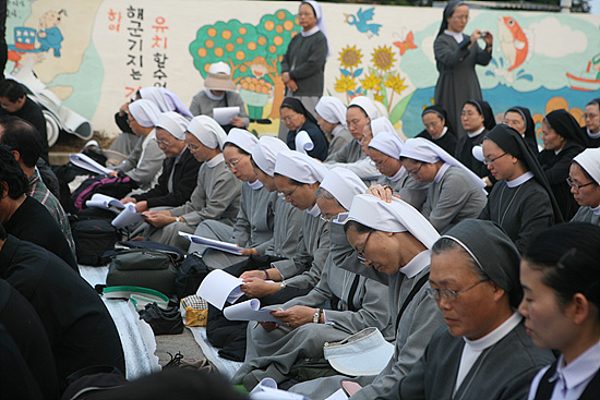 한국 천주교 제주해군기지 공사, 예산 배정 중단 촉구