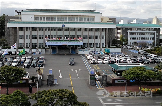 “만55세 6개월 계약 제주동물위생시험소 꼼수”