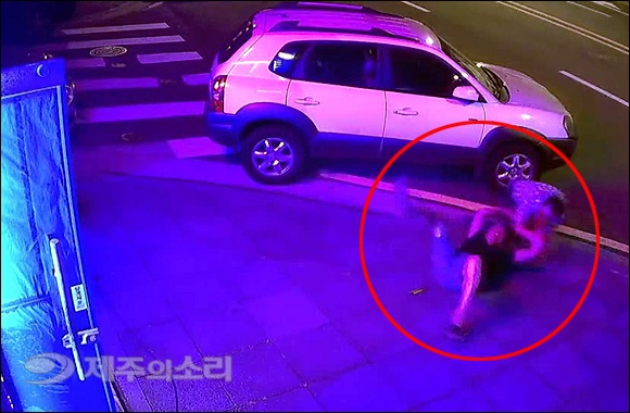 제주 도심 성인게임장서 흉기 휘두른 40대 구속