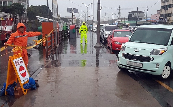 하늘길-뱃길 통제 제주 완전 고립 최대 700mm 물폭탄