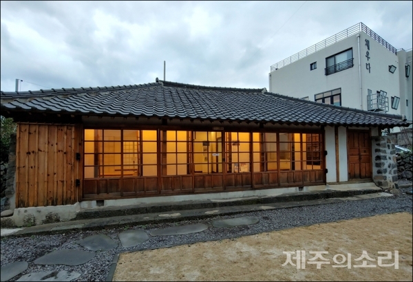 제주책방·디자인공장 감성을 움직이는 원도심 공간