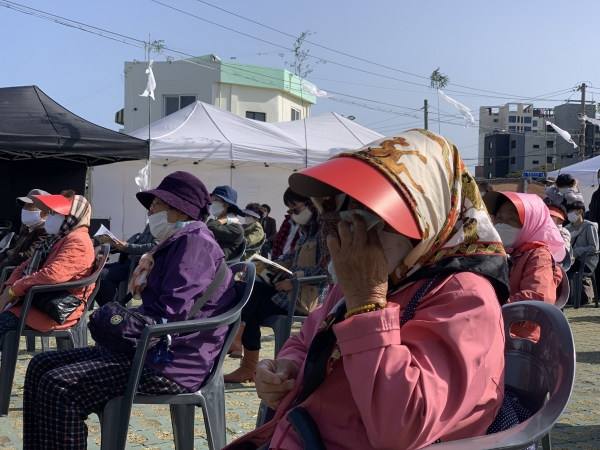 억울하고, 원통한 72년, 이제랑 편히 쉬십써