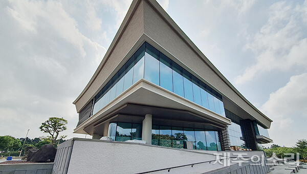 제주 셰프라인월드 인수한 제스코마트 동화마을로 새단장
