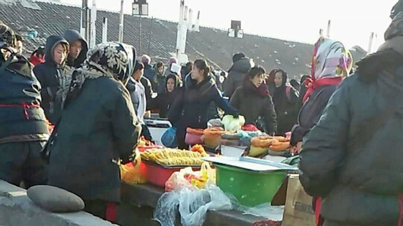 한국 정부 관계자 “북한, 장마당 식량 유통 강하게 통제”…전문가 “공급 부족 완화 실효성에 의문”