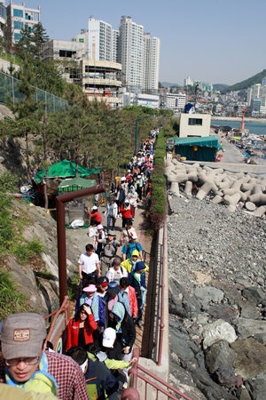 동아대병원 노사 볼렛길 걸으며 의기투합