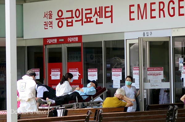 우리까지 무너지면... 메르스 병원은 戰場