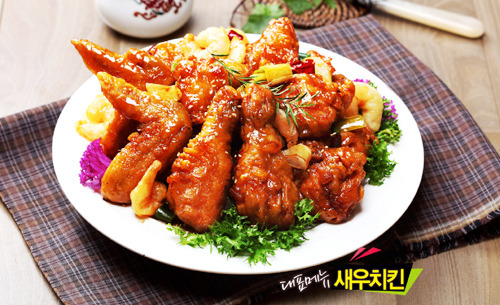 소비자가 뽑은 올해 최고의 치킨 브랜드는? 치킨매니아 ‘새우치킨’