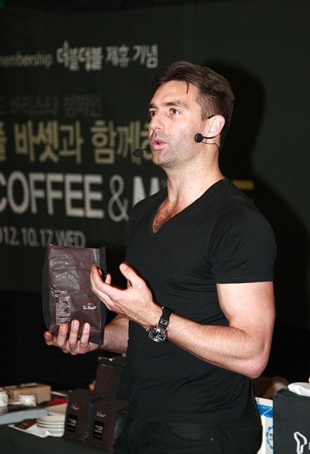 “가장 멋진 커피는 디저트같이 달콤”