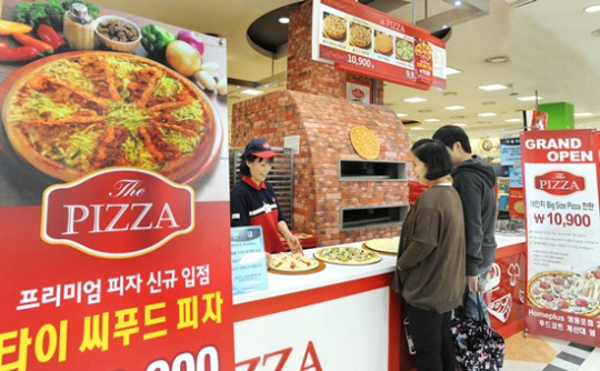 홈플러스, 프리미엄 씨푸드 피자 더 피자 출시