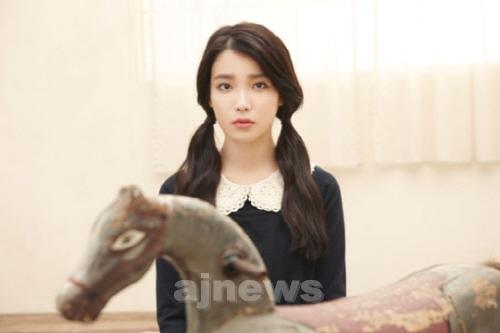 아이유 가족사 공개 남달라…개념돌 뒤엔 엄마의 독특한 육아방법이?