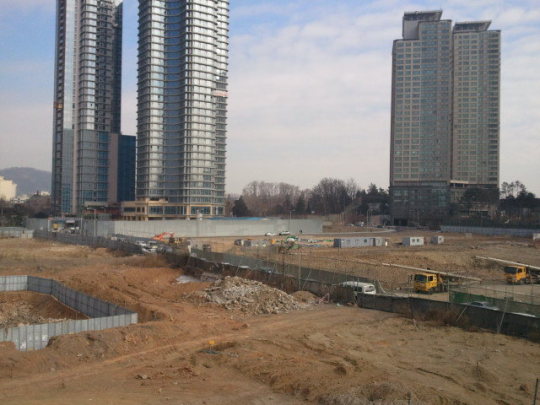 용산참사 3년이 지났는데도..멈춰버린 용산 국제빌딩4구역 사업