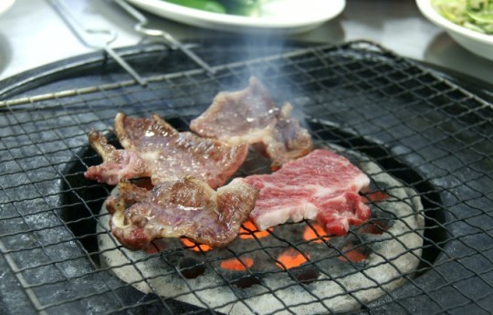 <관광公추천> 맛있는 여행② 블링이 블링블링~ 연탄불에 구워 먹는 태백 한우