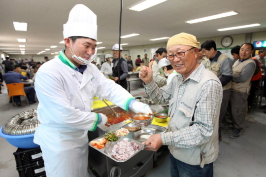 GS건설, 강서한강자이 현장에서는… “밥 푸며 소통해요”