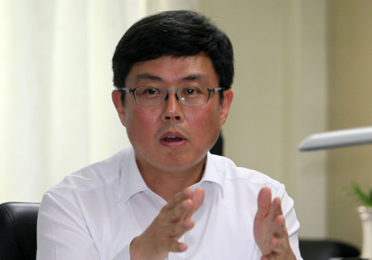 <기획-인터뷰>  제약은 대박산업 … 작은 벽돌 얹고 싶어- 안도걸 보건복지부 보건산업정책국장