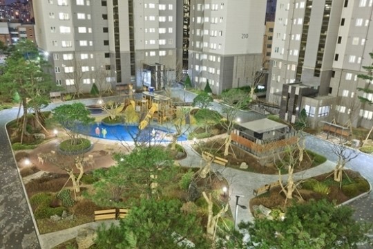 <2013 아주경제 건설대상-단지조경> 삼성물산, 전농 래미안 크레시티 22개 테마 공원 조성