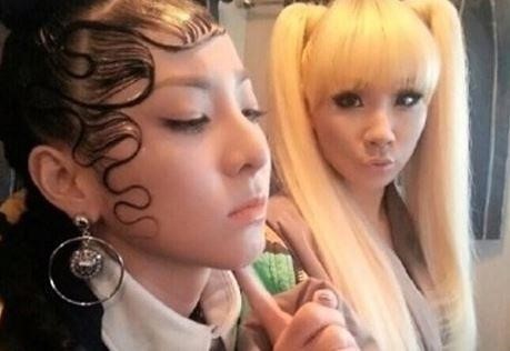 산다라박 4차원 헤어, 이마에 그린 앞머리 ‘2014 S/S 유행?’