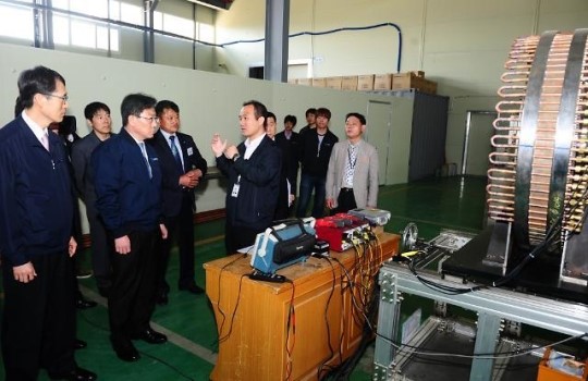 윤상직 산업부 장관, 순천 썬테크 현장방문