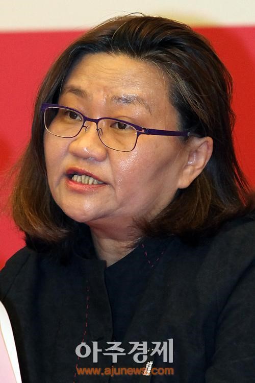 [포토] 서울국제여성영화제 인사말 하는 김소영 공동집행위원장