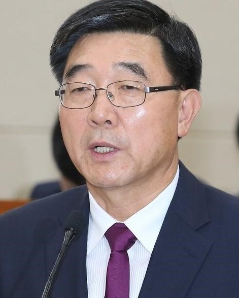 이기권 고용부 장관 모든 정책 일자리 중심으로 추진