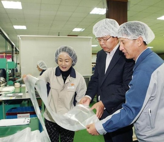 공재광 평택시장, (주)롤팩에서 현장간담회…애로사항 청취