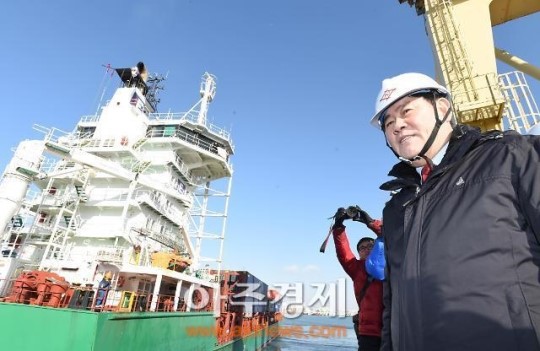 최경환, 지난해 수출 최고실적 불구 “자만하지 말라”