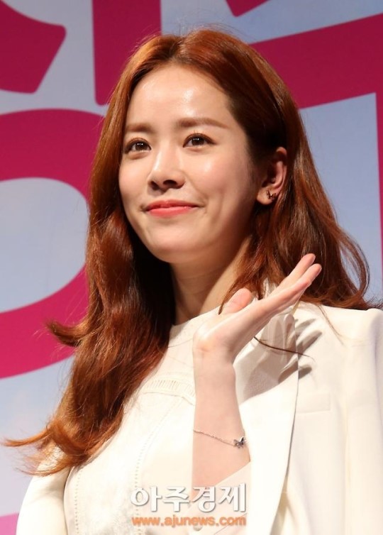 ‘장수상회’ 한지민 “평소 존경하던 윤여정과 모녀 호흡…보는 것만으로도 공부”