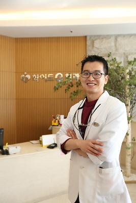 울산화이트e치과, 임플란트·치아교정 분야 전문성 인정 받아 화제