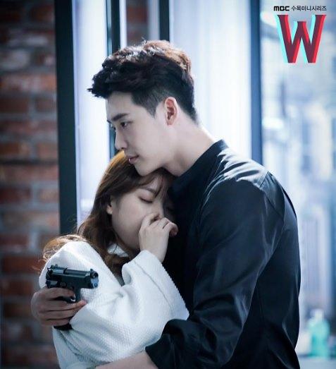 W(더블유) 이종석, 기절한 한효주 안고 진지 #성공한덕후연주 #예쁘게기절
