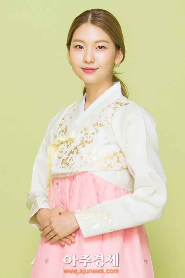 [아주동영상] 김진경, 단아한 한복 자태~ (한복 인터뷰)