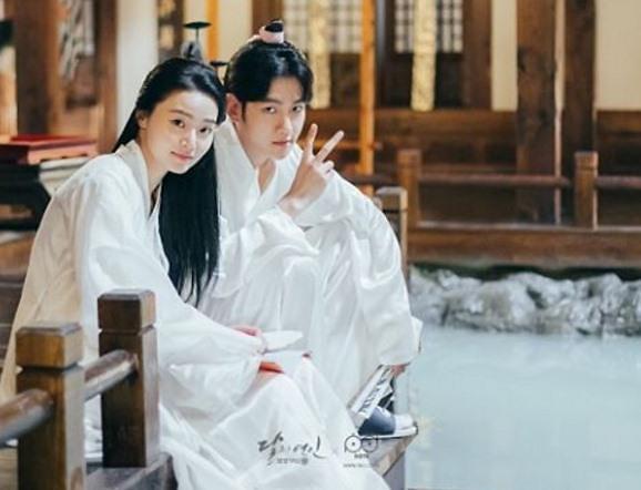 달의연인 보보경심려 지헤라, 백현과의 촬영샷 은이-순덕, 이틀 남았네요 [★SNS#]