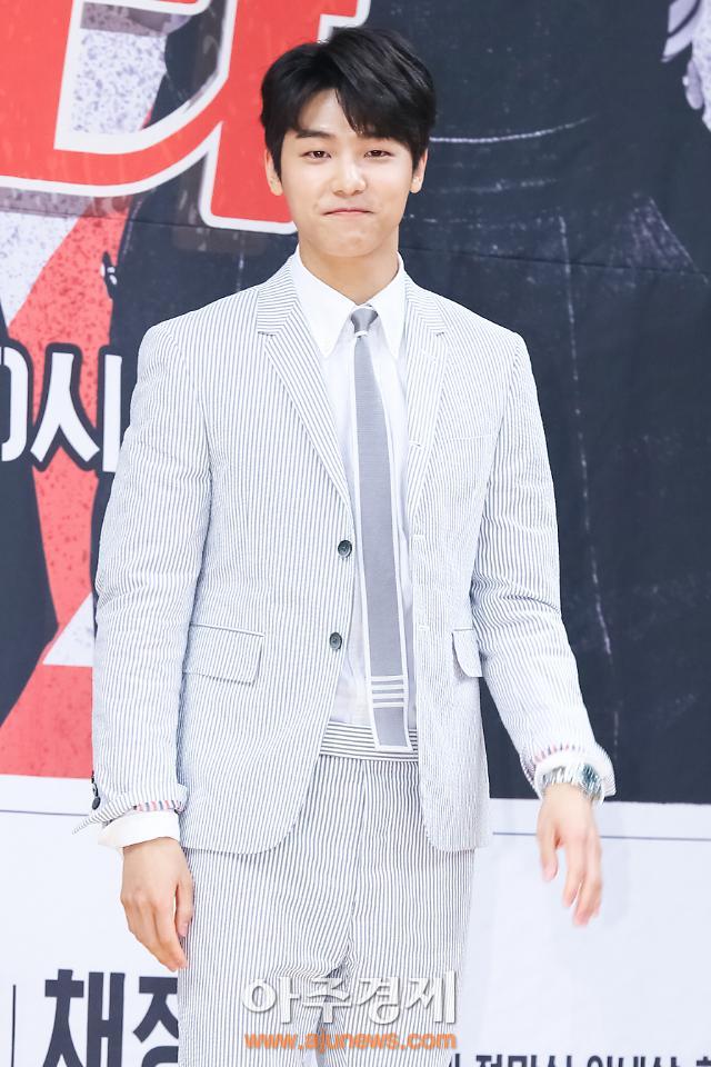 강민혁, 오늘(4일) 4개월만에 뮤직뱅크 MC 하차…씨엔블루-배우 활동 전념 위해 결정, 배우 이서원 바통터치