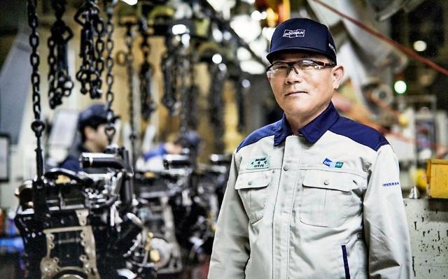 엔진생산 외길 38년 ‘이희연 공장’…두산인프라코어 첫 기술직 임원으로 승진
