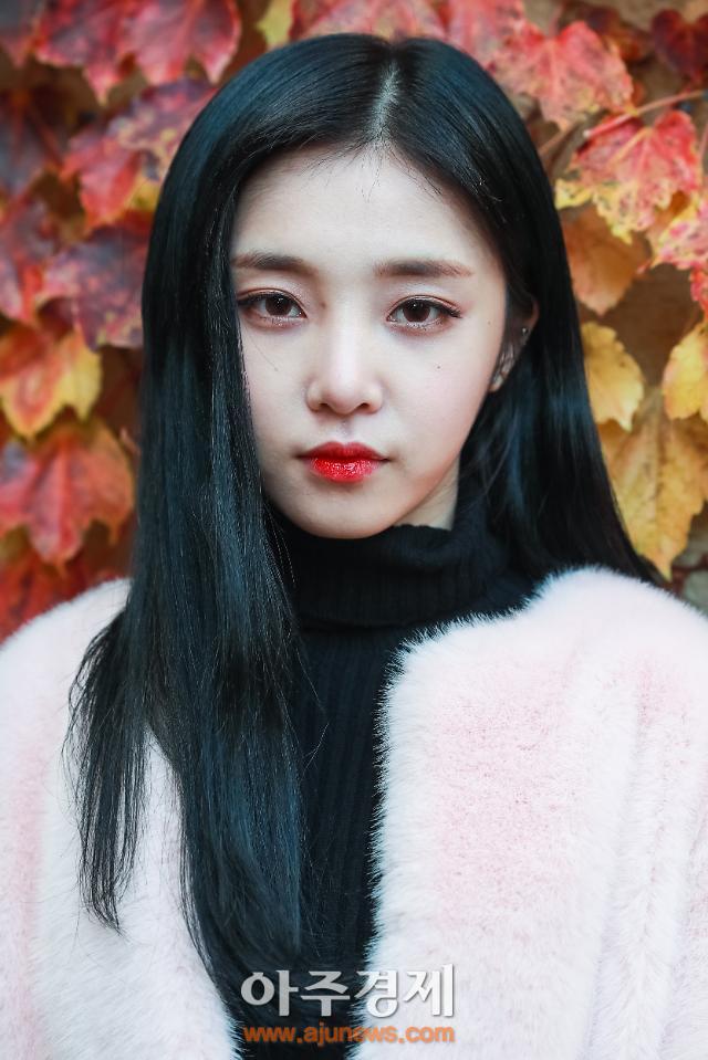 아이디(Eyedi), V라이브 ‘VOOM! 잠재력 있는 여성 아티스트’ 1월 후보 선정 인기 입증