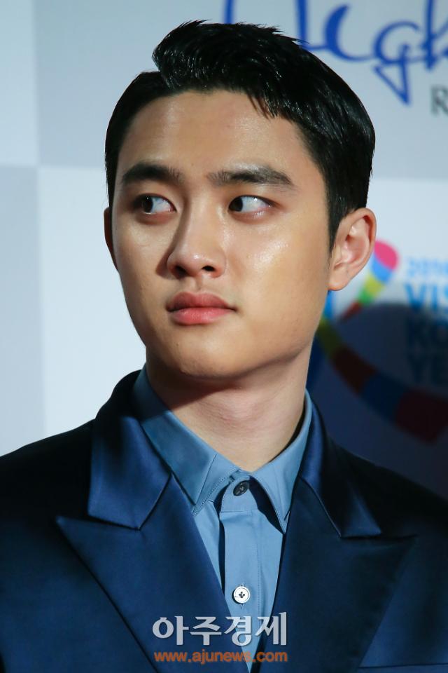 [설맞이 2017서가대 비하인드컷] 포즈 취하는 엑소 디오