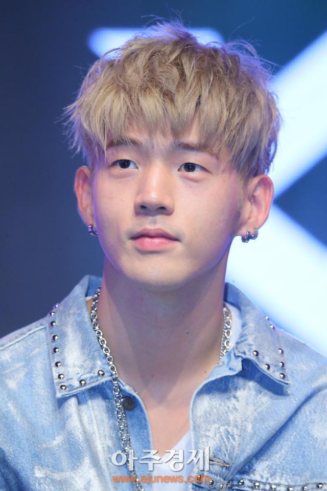[AJU★현장] 혼성그룹 카드 비엠 제이셉에게 한국 예의부터 배워…존댓말 가장 어려워