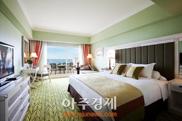 오션뷰 스위트룸·짜릿한 워터 슬라이드…세부, 푸른 유혹