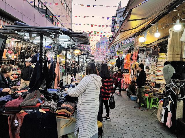 [전통시장이 살면, 한국이 산다] ②서울-남대문‧동대문 시장, 전통vs 패션
