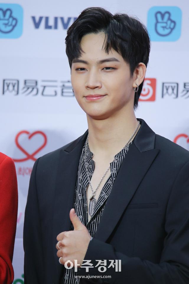 [포토] GOT7 JB, 엄지척! (가온차트K-POP어워드) 