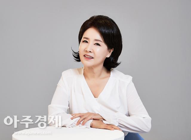 ‘아름다운 중년’ 선우은숙, 비타민하우스 광고모델 발탁 