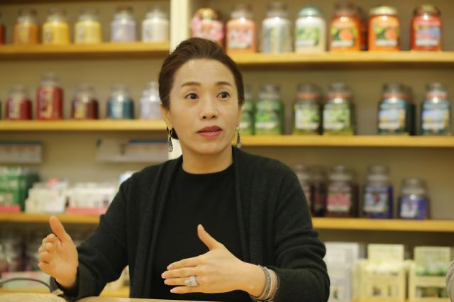[강소기업CEO와 茶한잔] 임미숙 아로마무역 대표 상생경영의 완성은 기본 지키기 