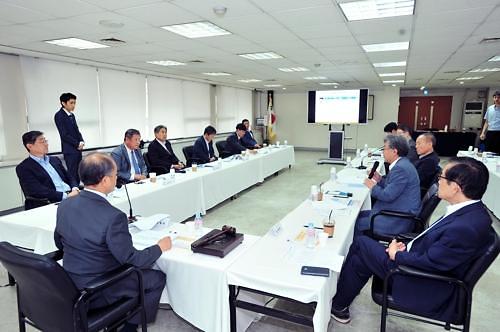 한국기원, ‘성폭행 의혹’ 김성룡 9단 제명…프로기사 자격 박탈 