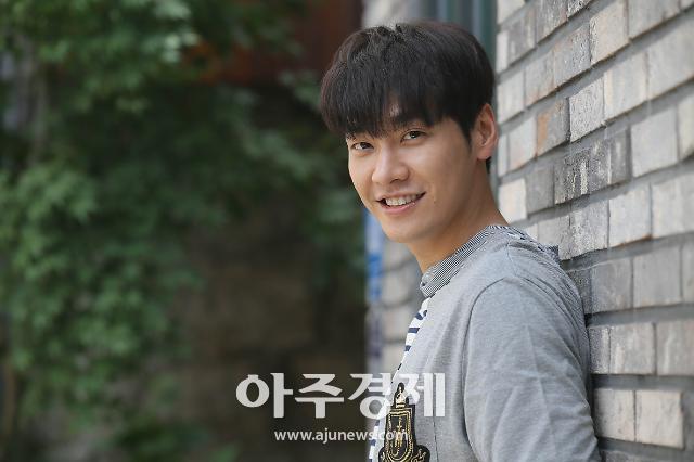 [아주스타 영상] 김영광이 꼽은 너의 결혼식의 매력 포인트는? 