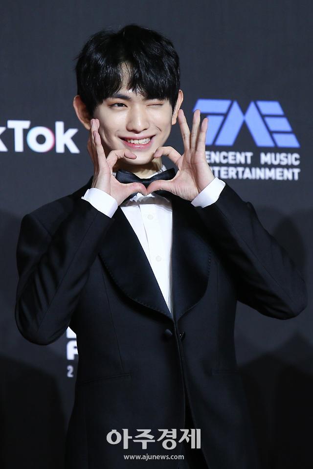 [포토] 2018 MAMA 참석한 형섭X의웅 이의웅 (2018 마마) 
