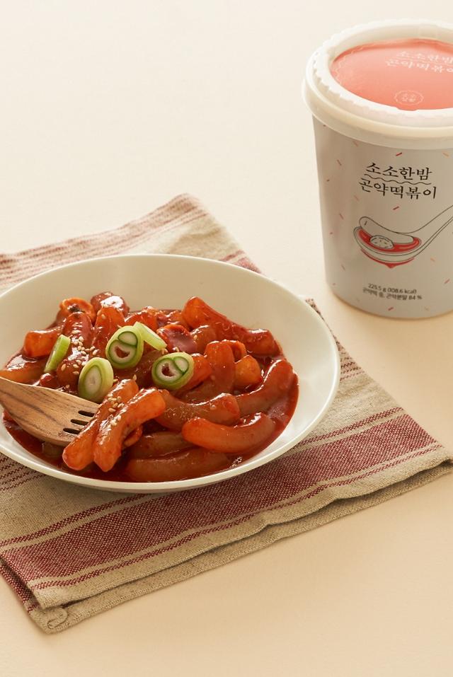 소소생활, 국민간식 3종 떡볶이, 과자, 초코바…저칼로리 간식 출시 